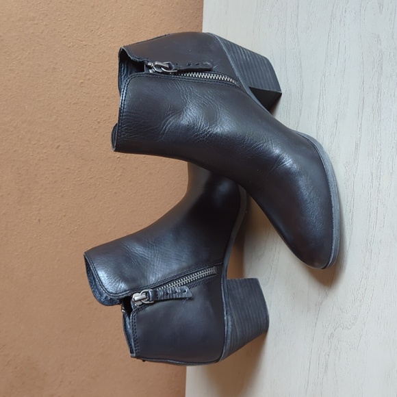 Frye double Zipper booties - Picture 2 of 7